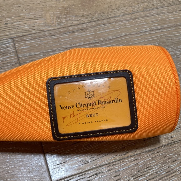 Vueve Clicquot Ponsardin Brut champagne Ice Jacket - Picture 7 of 7